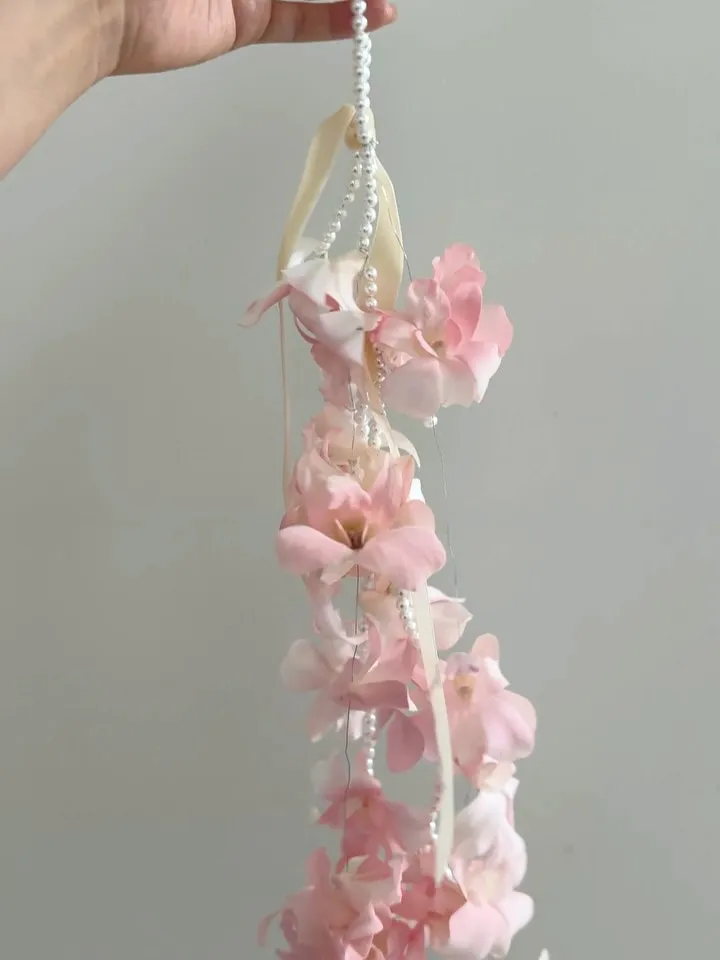 2부,연회장,촬영용 딸기우유 링부케