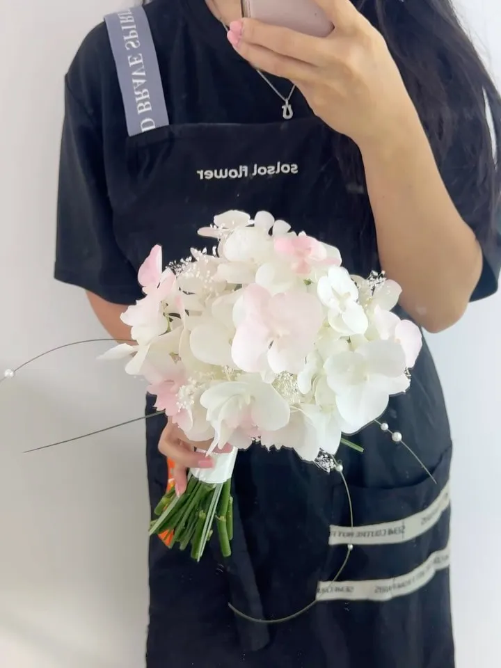 분홍 호접나비 부케 3